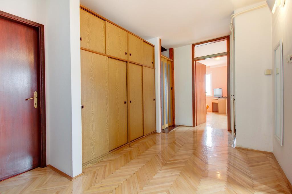 Apartment Mario مالي لوشينغْ الغرفة الصورة